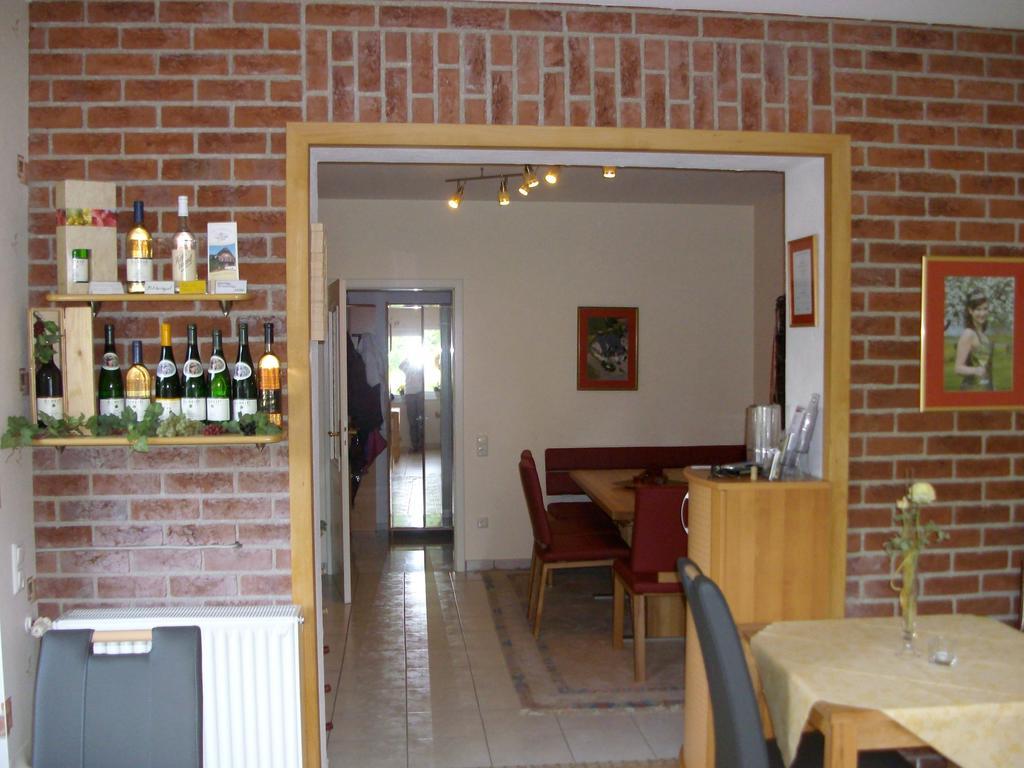 Wein Und Gaestehaus Scheid Sankt Aldegund Buitenkant foto