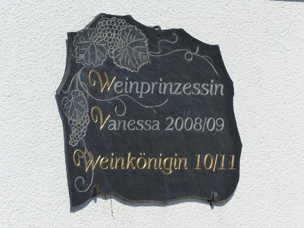 Wein Und Gaestehaus Scheid Sankt Aldegund Buitenkant foto