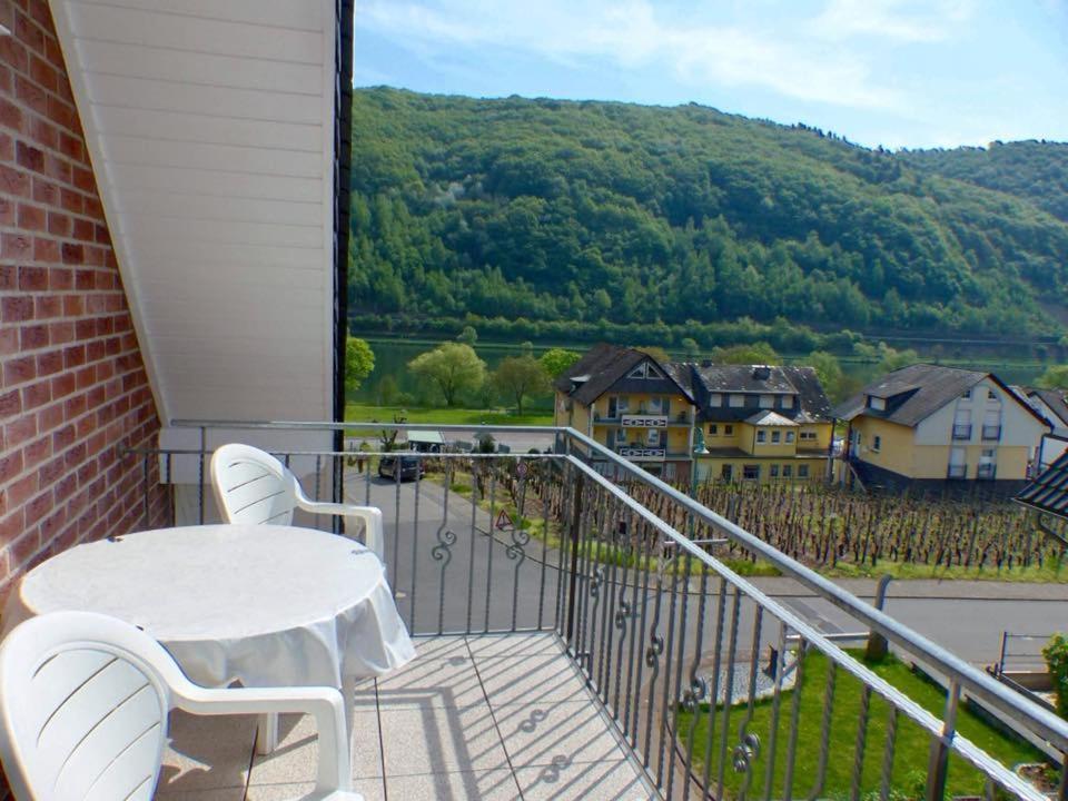 Wein Und Gaestehaus Scheid Sankt Aldegund Buitenkant foto