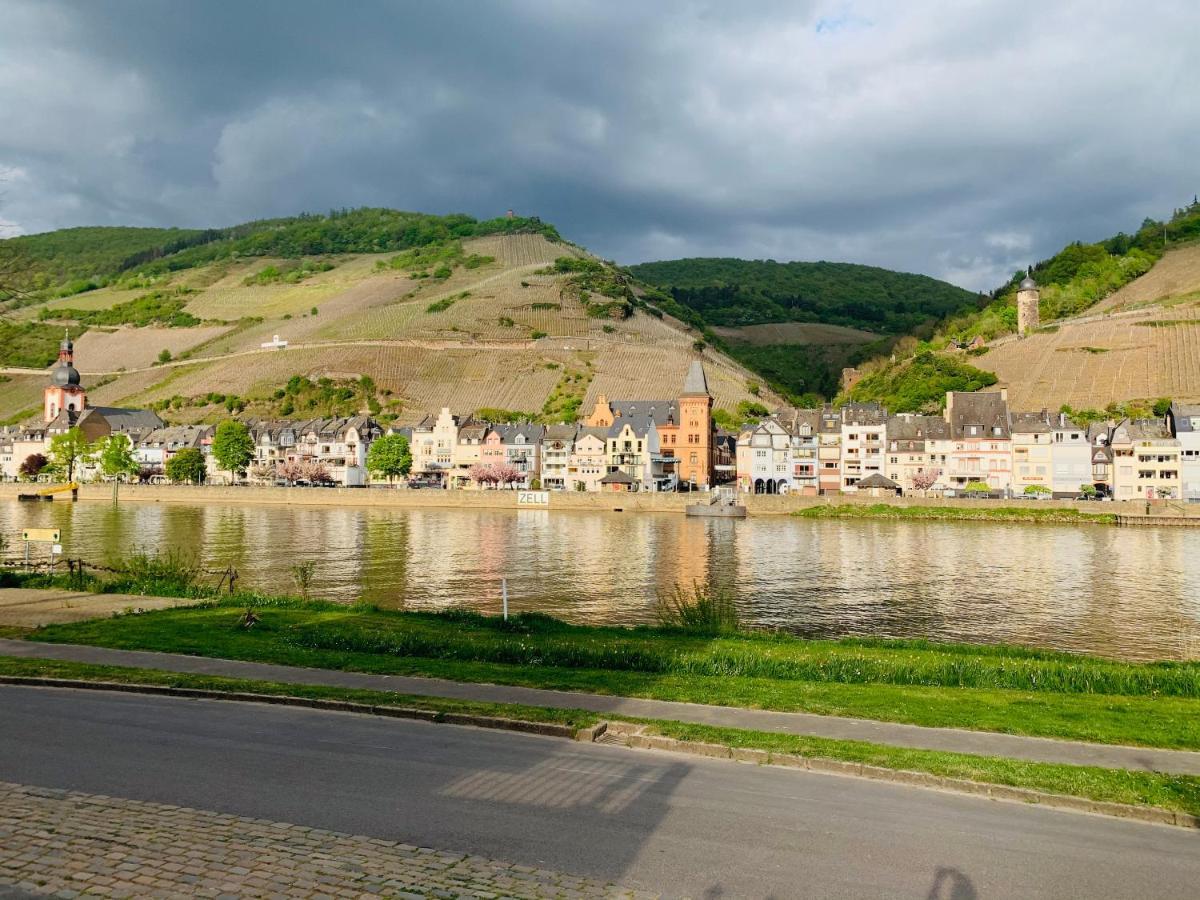 Wein Und Gaestehaus Scheid Sankt Aldegund Buitenkant foto